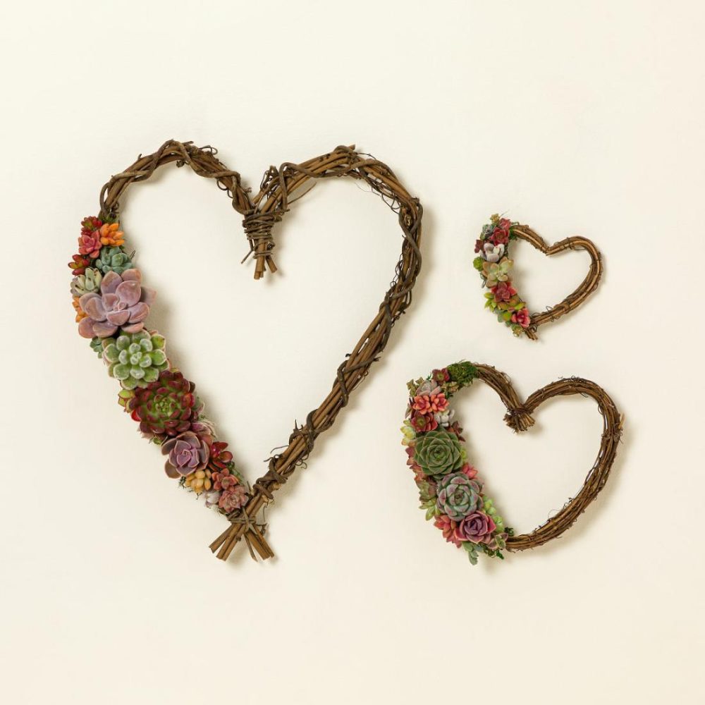 Planters & Terrariums |   Heart Shaped Succulent Wreath Garden Garden Decor